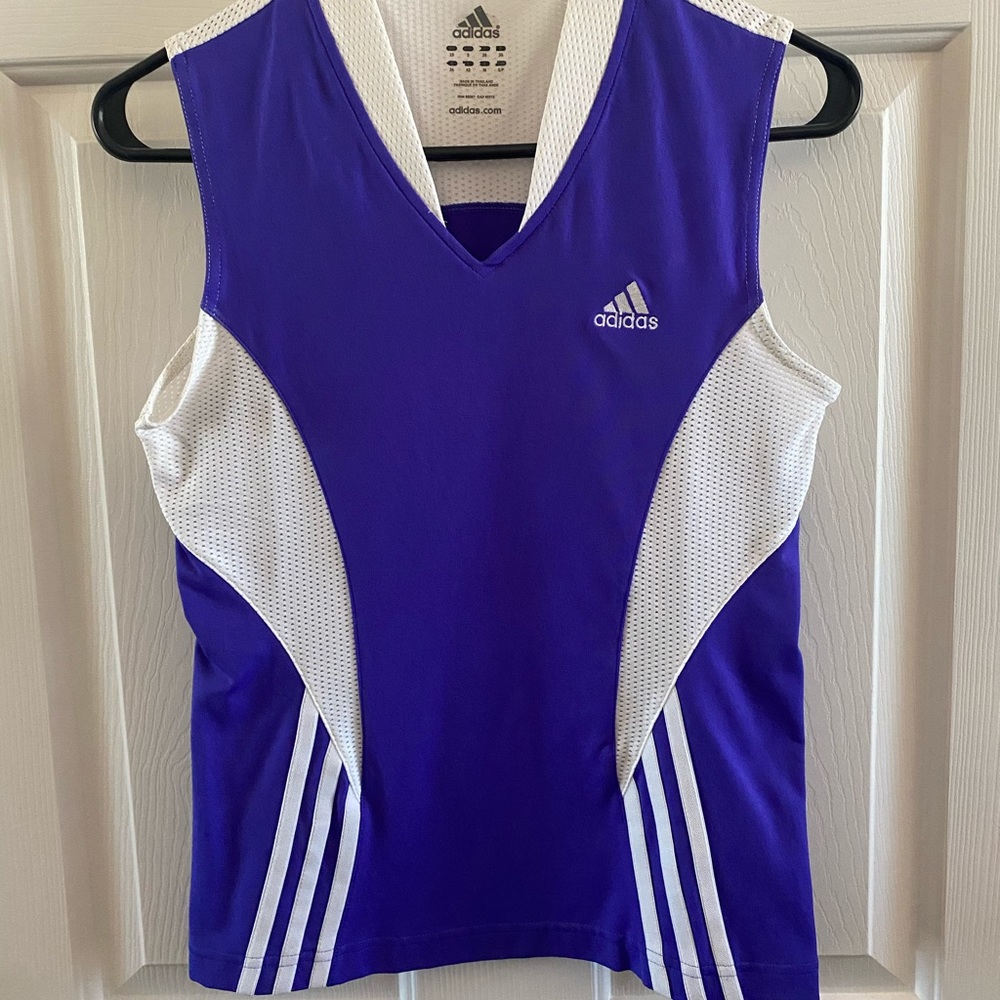 Adidas purple and white tennis outfit